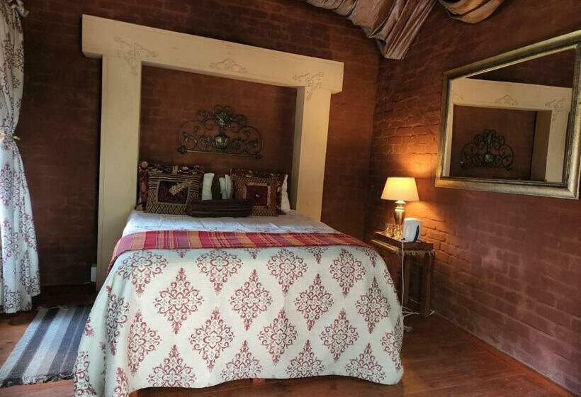 חדר ביזנס, Equeen Inn At Castle Da Angelo