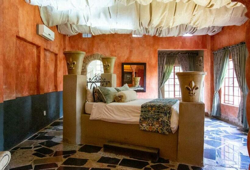 סוויטה דלוקס, Equeen Inn At Castle Da Angelo