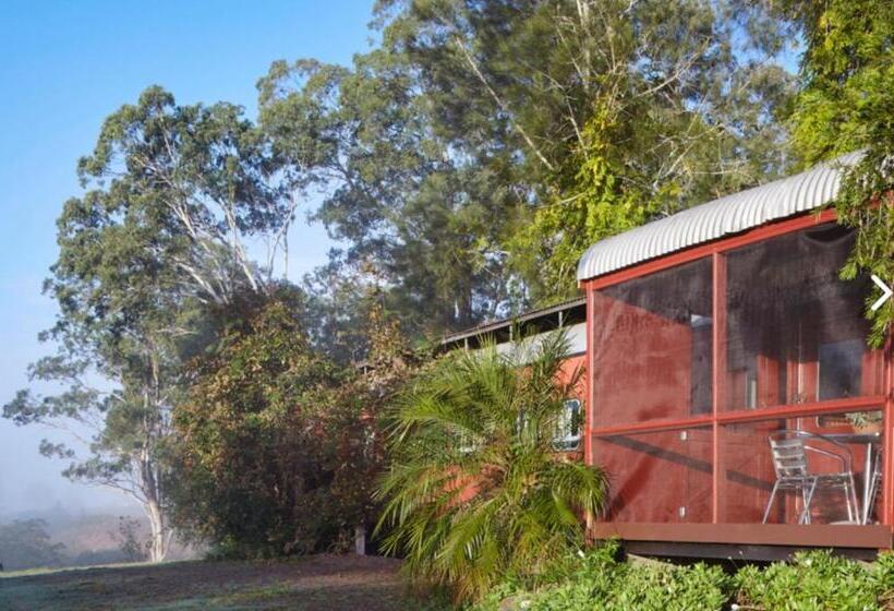 חדר משפחתי, Carriageway Retreat Unique Red Rattler Carriages And Units