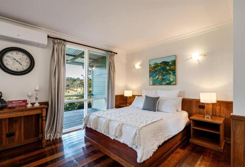 חדר סטנדרט עם מרפסת, Carriageway Retreat Unique Red Rattler Carriages And Units