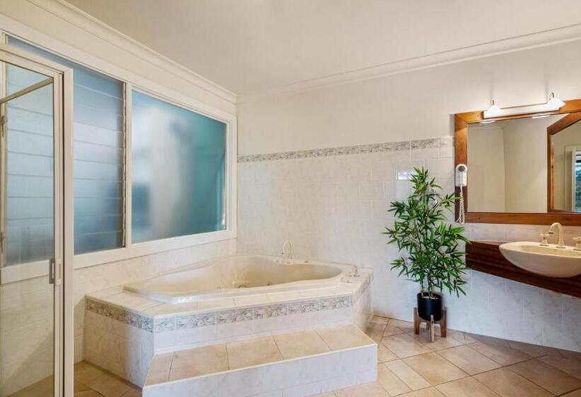 חדר סטנדרט עם מרפסת, Carriageway Retreat Unique Red Rattler Carriages And Units