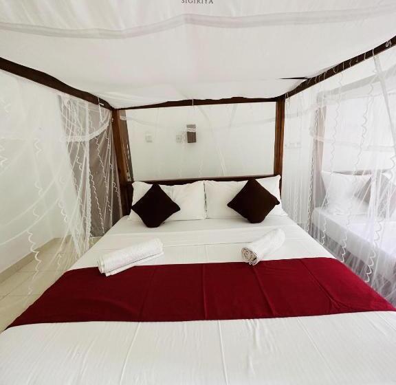 غرفة ديلوكس عائلية, Lavish Resort By Indigo