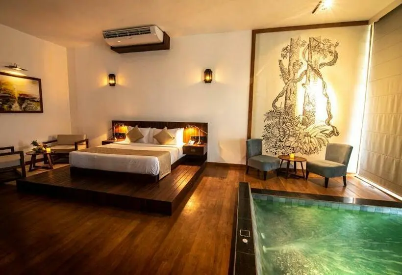 Suite with Pool, The Rockwall Boutique