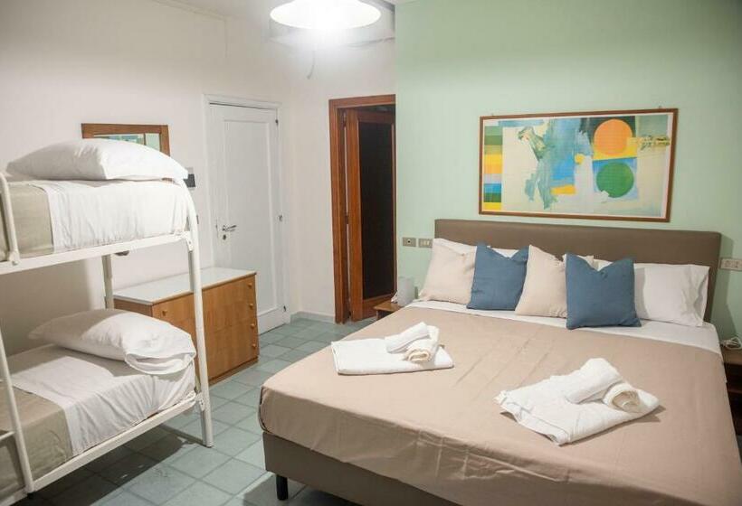 חדר לארבעה סטנדרטי עם מרפסת, Ficocella