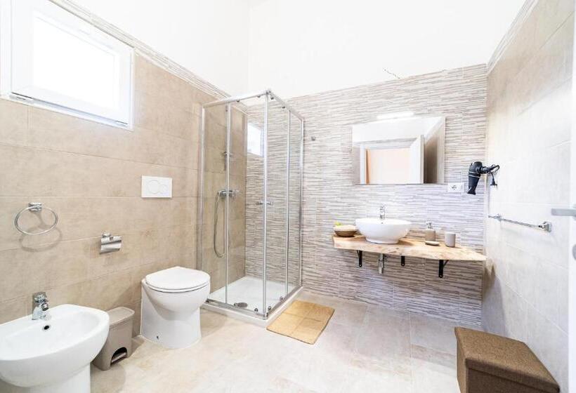 חדר סטנדרט נוף לבריכה, L’arte Di Vittorio Bed And Breakfast