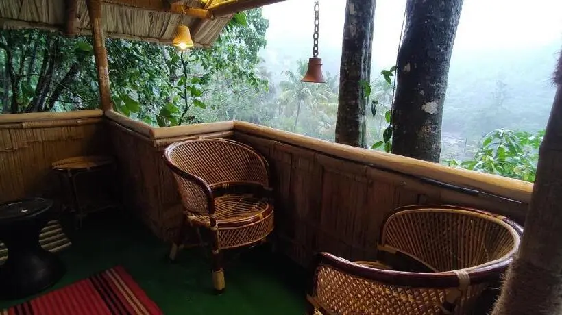 Perhehuone, Fab   Bamboo Hut With Open Shower