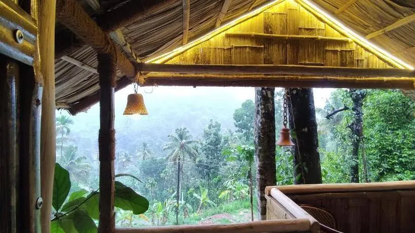 Perhehuone, Fab   Bamboo Hut With Open Shower