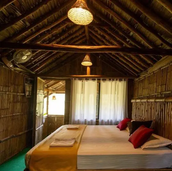 Perhehuone, Fab   Bamboo Hut With Open Shower