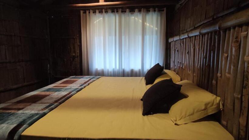 חדר משפחתי, Fab   Bamboo Hut With Open Shower