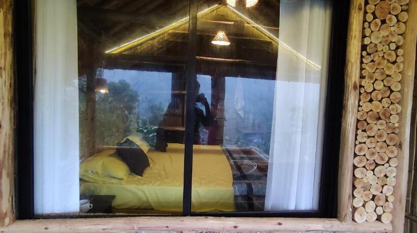 חדר משפחתי, Fab   Bamboo Hut With Open Shower