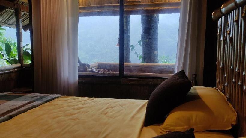 חדר משפחתי, Fab   Bamboo Hut With Open Shower