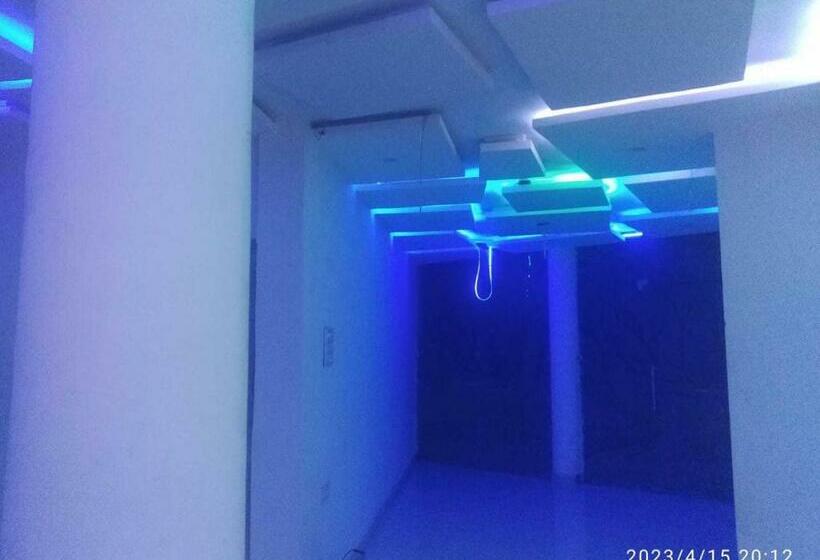 トリプルクラシックルーム, Oyo 81212  Royal Residency