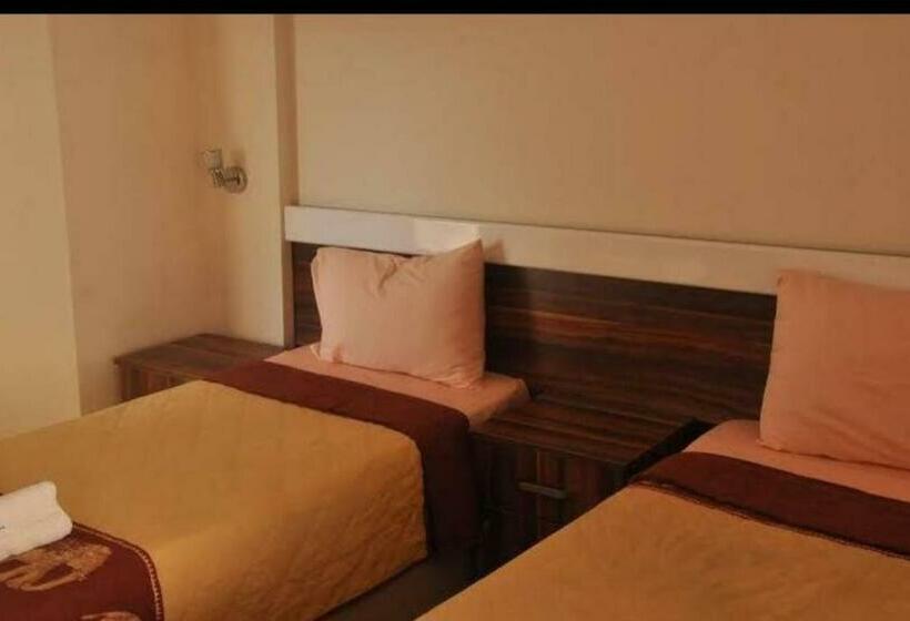 غرفة قياسية مزوَّدة بشُرفة, Wb Weekend Otel