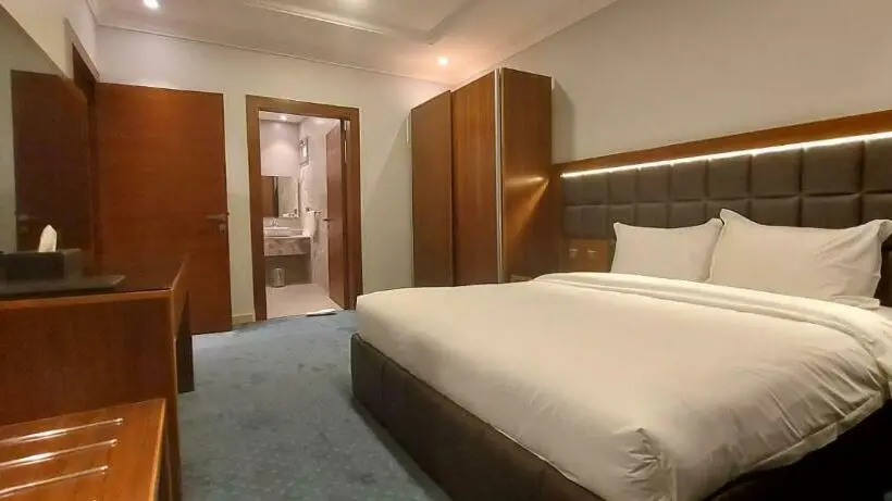 Huoneisto 2 Makuuhuonetta, Almasem Serviced Apartments  Exit 5