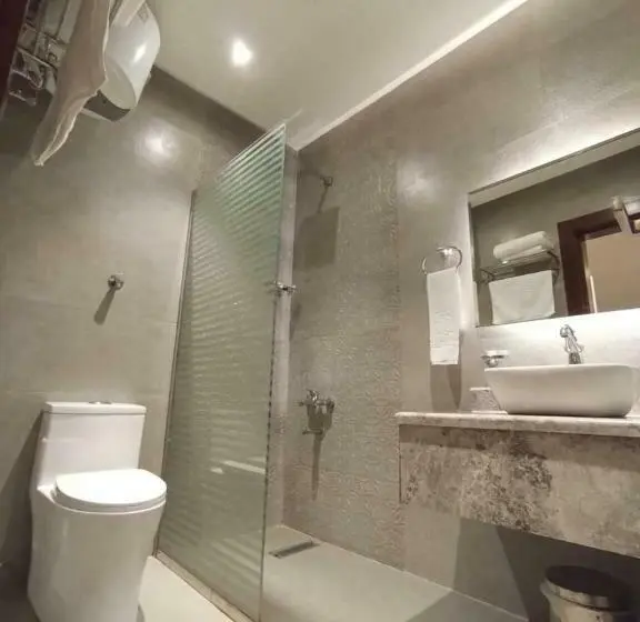 Huoneisto 3 Makuuhuonetta, Almasem Serviced Apartments  Exit 5
