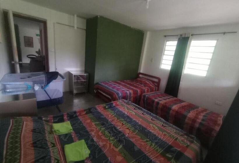 חדר סטנדרט לארבעה, Las Hamacas