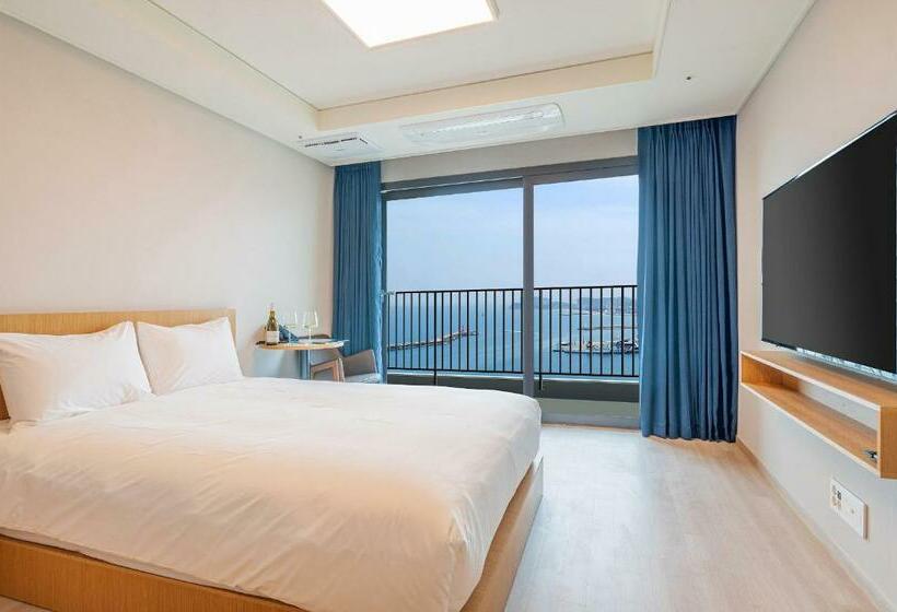 Номер Deluxe Вид на Море, Sokcho I Park Suite Hotel & Residence