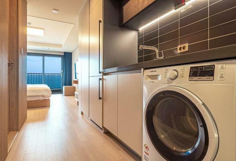 Номер Deluxe Вид на Море, Sokcho I Park Suite Hotel & Residence