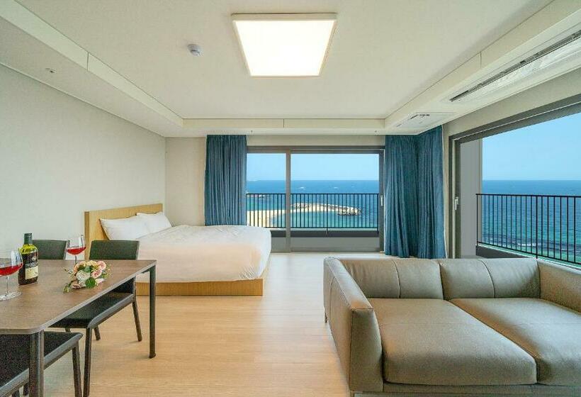 Семейный Номер Вид на Море, Sokcho I Park Suite Hotel & Residence
