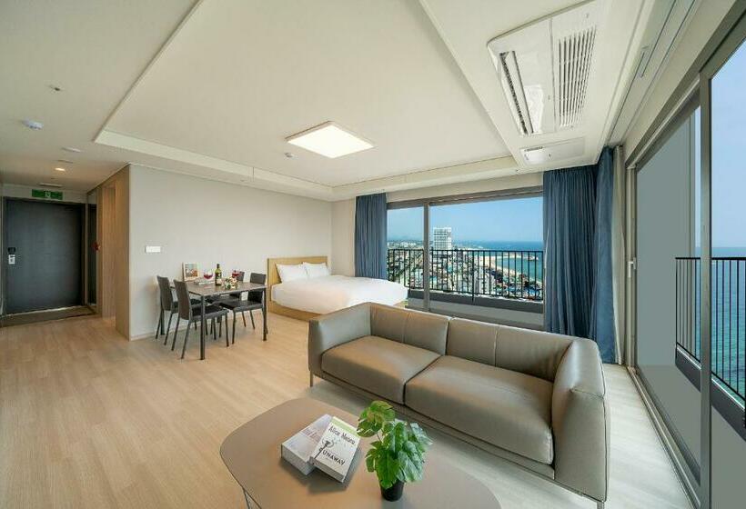 Семейный Номер Вид на Море, Sokcho I Park Suite Hotel & Residence