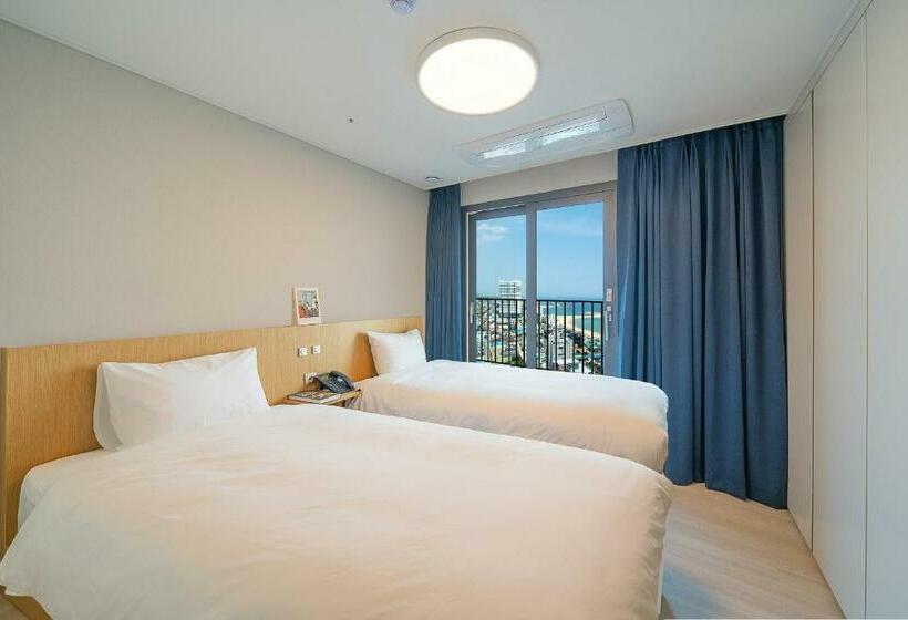 Семейный Номер Вид на Море, Sokcho I Park Suite Hotel & Residence