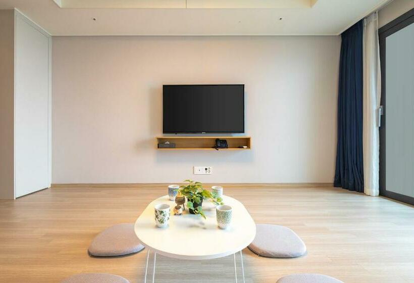 Номер Deluxe Вид на Море, Sokcho I Park Suite Hotel & Residence