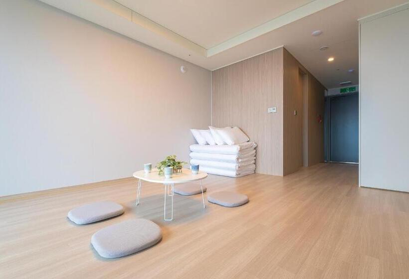 Номер Deluxe Вид на Город, Sokcho I Park Suite Hotel & Residence