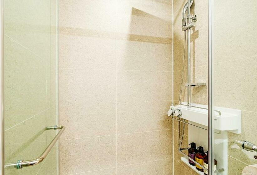 Номер Deluxe Вид на Море Боковой, Sokcho I Park Suite Hotel & Residence