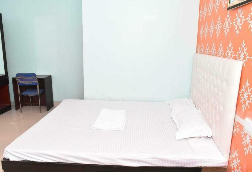 三人经典房间, Oyo 81183 Surbhi Guest House