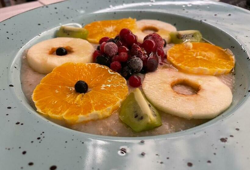 اتاق لوکس با بالکن, Restoran Humsko