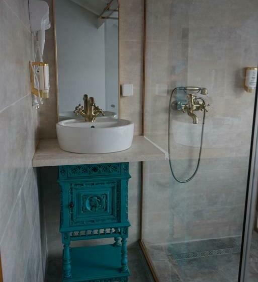 اتاق استاندارد, Restoran Humsko