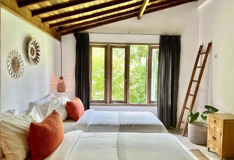 Talo 2 Makuuhuonetta, The White Villas Ubud