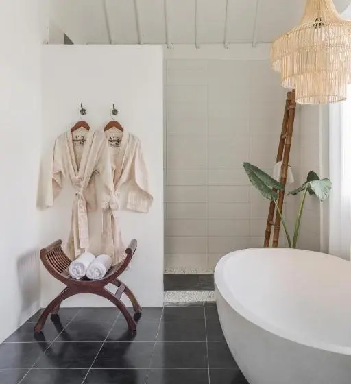 Talo 2 Makuuhuonetta, The White Villas Ubud
