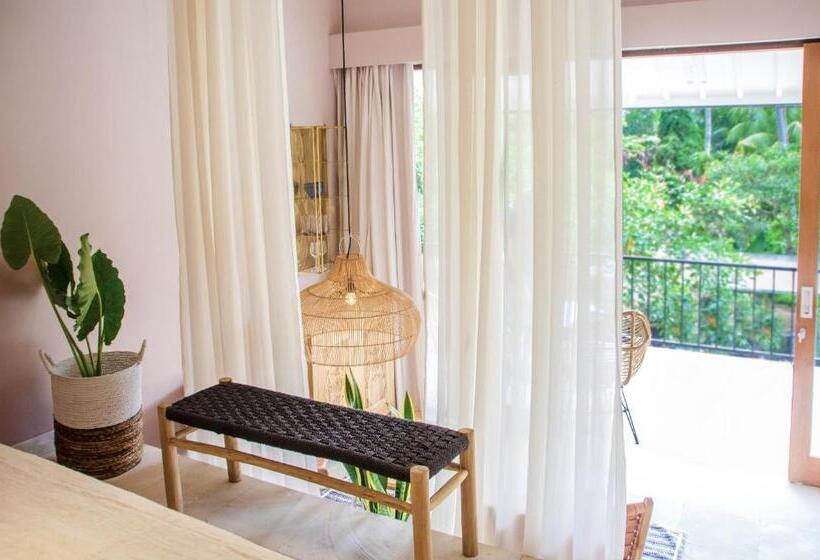 Люкс с Террасой, The White Villas Ubud