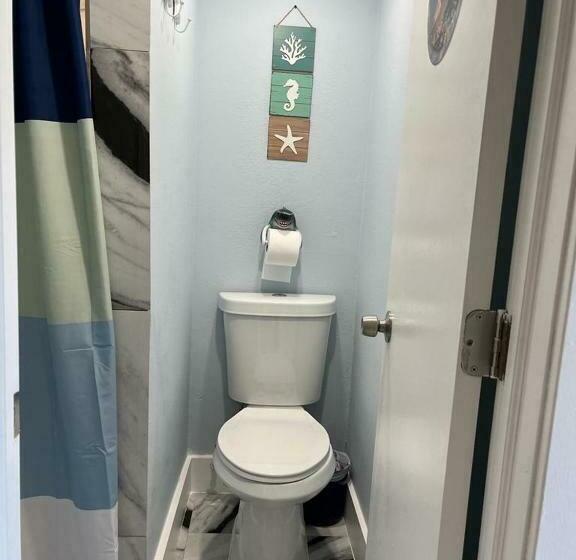 מיטה בחדר משותף, Blue Little Havana