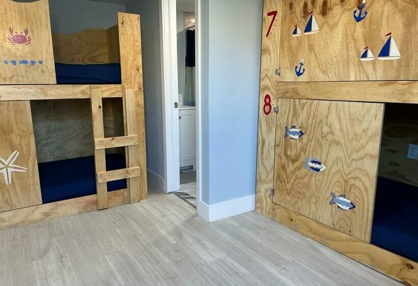 מיטה בחדר משותף, Blue Little Havana