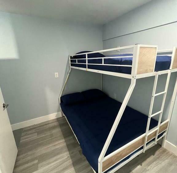 Quarto Economy, Blue Little Havana