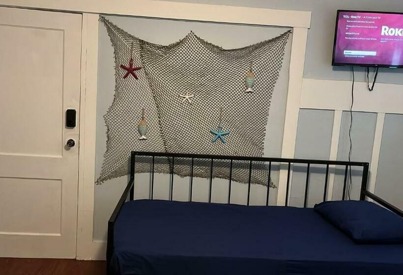 חדר סטנדרט, Blue Little Havana