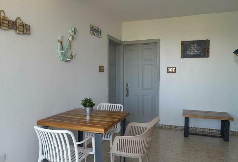 اتاق لوکس, Hostal Marina Samana