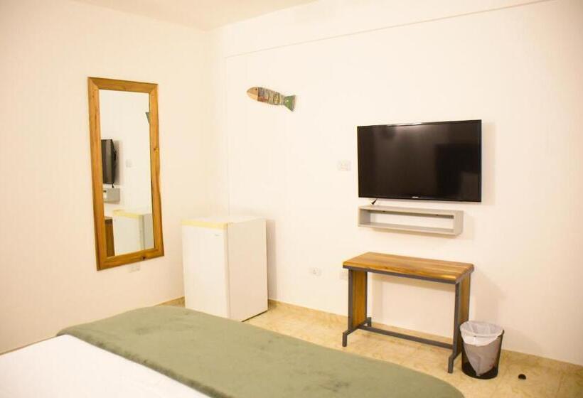 اتاق لوکس با بالکن, Hostal Marina Samana