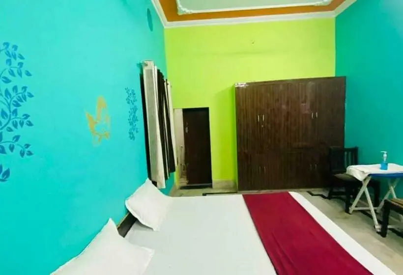 トリプルクラシックルーム, Oyo 81194 Aradhya Residency