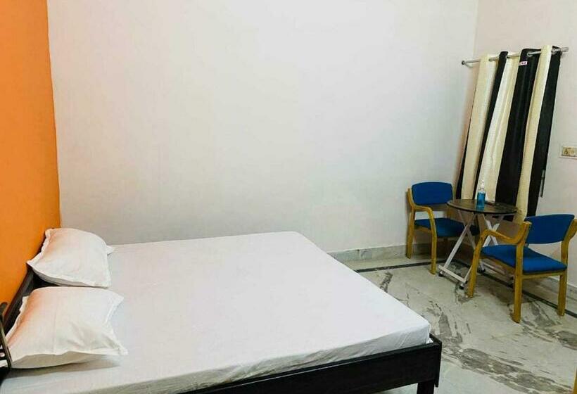 Трехместный Номер Классика, Oyo 81194 Aradhya Residency