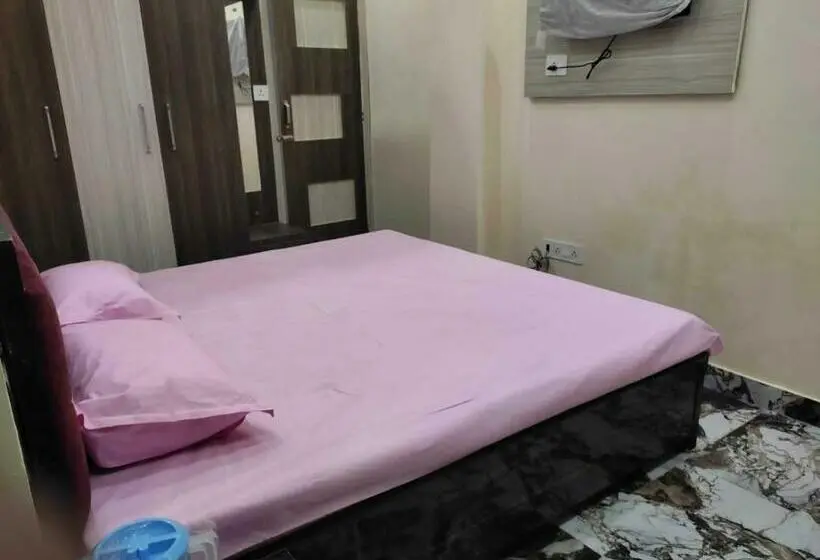 トリプルクラシックルーム, Oyo 81194 Aradhya Residency