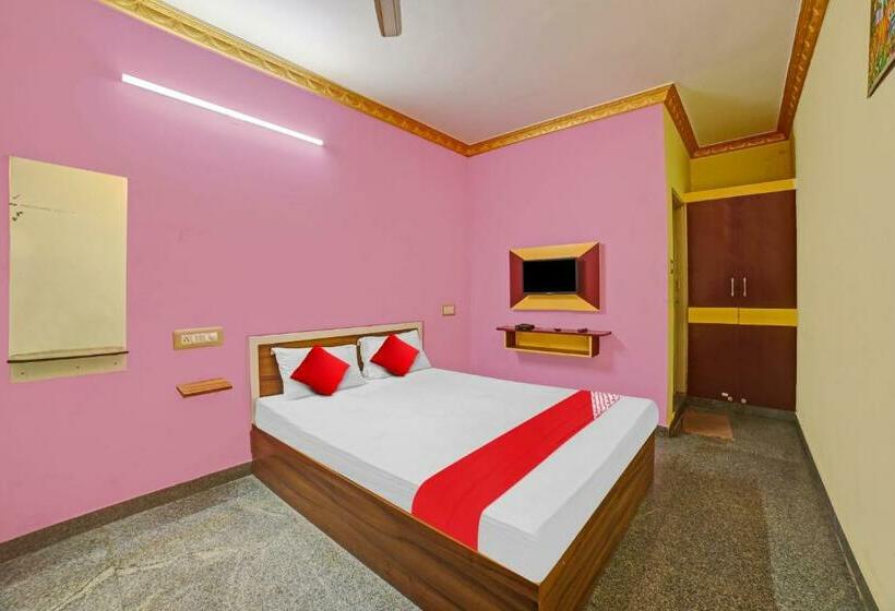 חדר קלאסי לשלושה, Oyo Flagship 81186 Pns Royals