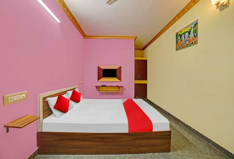 חדר קלאסי לשלושה, Oyo Flagship 81186 Pns Royals