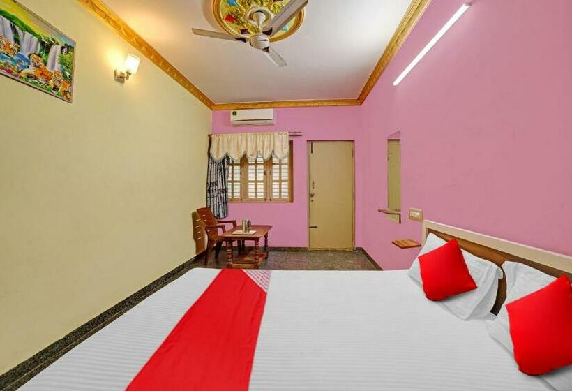 חדר קלאסי לשלושה, Oyo Flagship 81186 Pns Royals