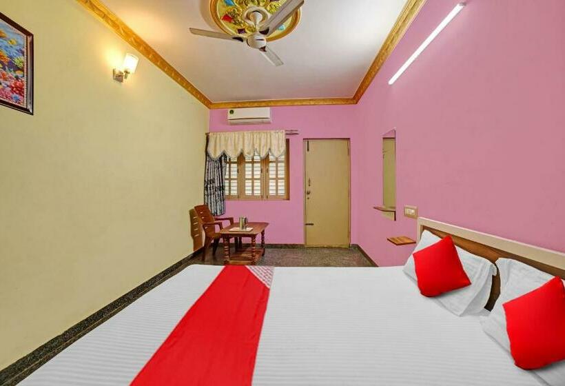 חדר קלאסי לשלושה, Oyo Flagship 81186 Pns Royals