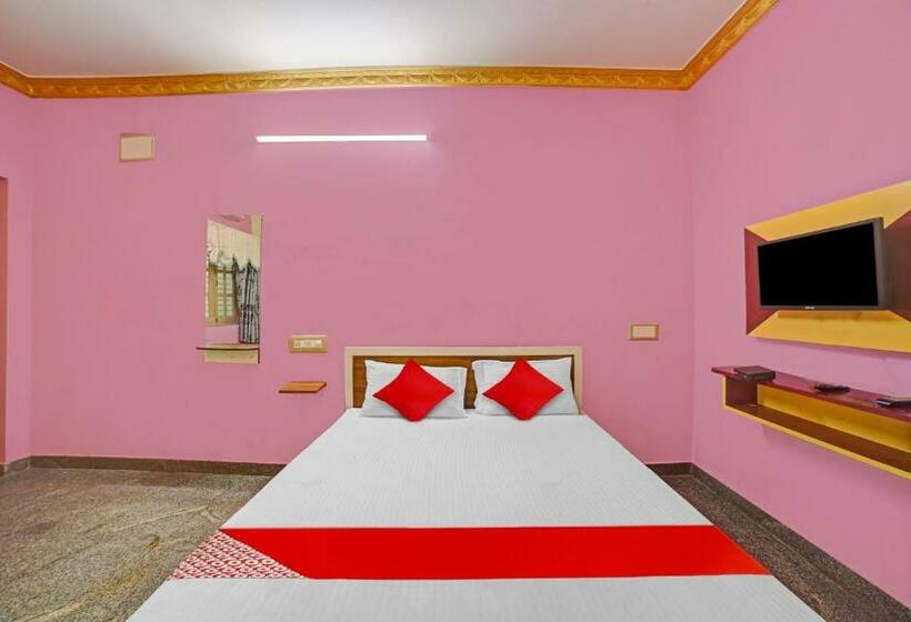 חדר קלאסי לשלושה, Oyo Flagship 81186 Pns Royals