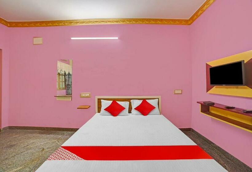 חדר קלאסי לשלושה, Oyo Flagship 81186 Pns Royals