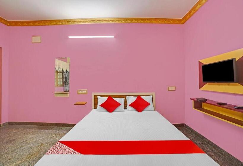 חדר קלאסי לשלושה, Oyo Flagship 81186 Pns Royals